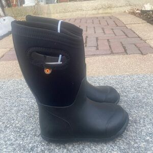 Bogs Black size 10 Kids Winter Snow Boots